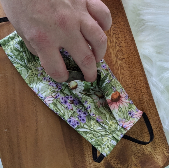 Two Face Masks - Wildflowers - Picture 5 of 5